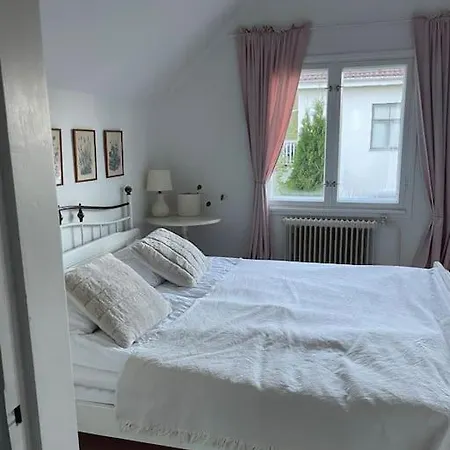 Villa Old With Garden Close To Centre Of Parainenp Pargas