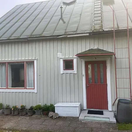 Villa Old With Garden Close To Centre Of Parainenp Pargas